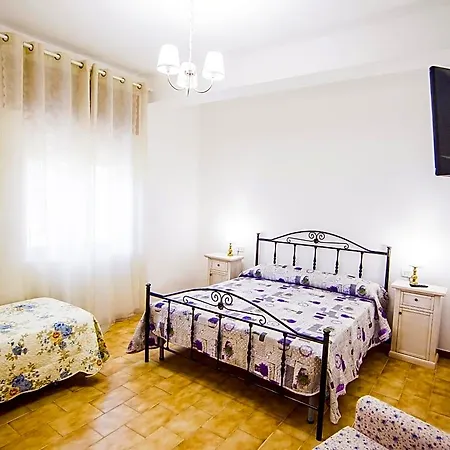 Bed & Breakfast La Via Del Mare 3*